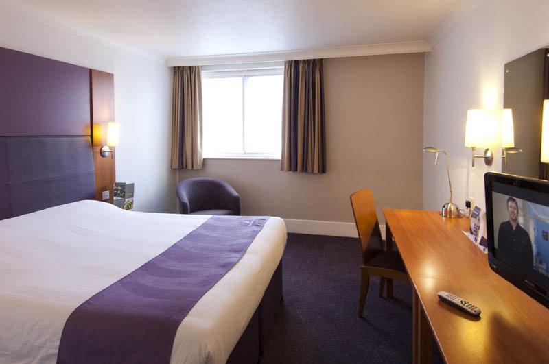 Premier Inn Kilmarnock Buitenkant foto